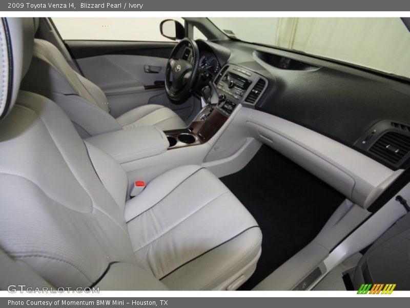Blizzard Pearl / Ivory 2009 Toyota Venza I4