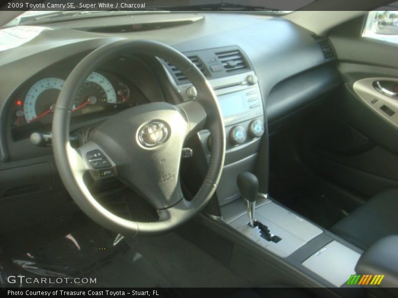 Super White / Charcoal 2009 Toyota Camry SE