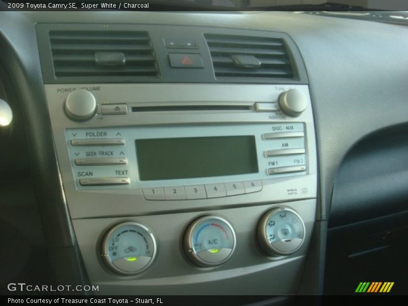 Super White / Charcoal 2009 Toyota Camry SE