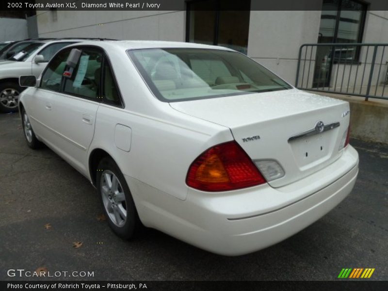Diamond White Pearl / Ivory 2002 Toyota Avalon XLS