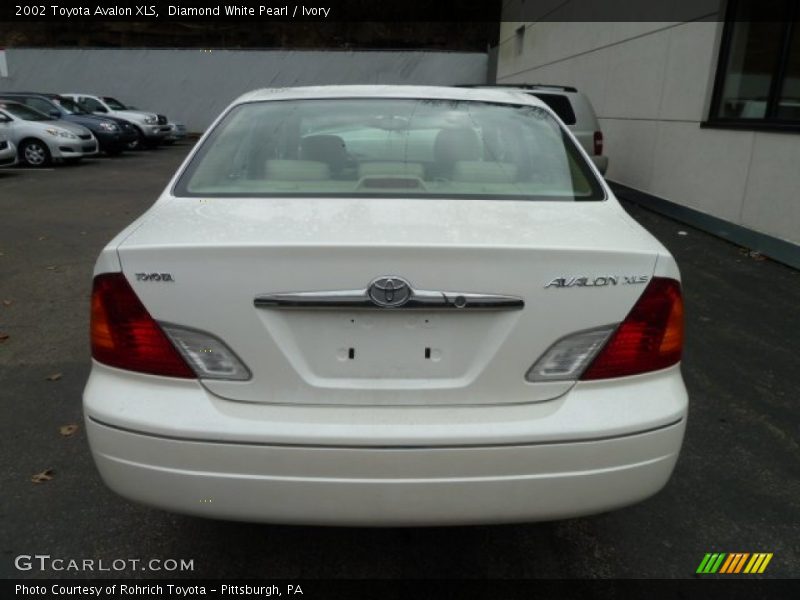 Diamond White Pearl / Ivory 2002 Toyota Avalon XLS