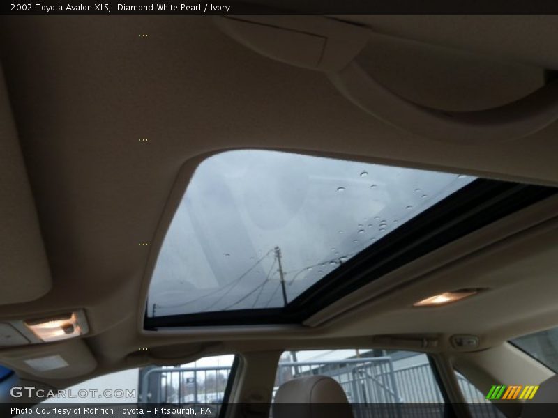 Diamond White Pearl / Ivory 2002 Toyota Avalon XLS