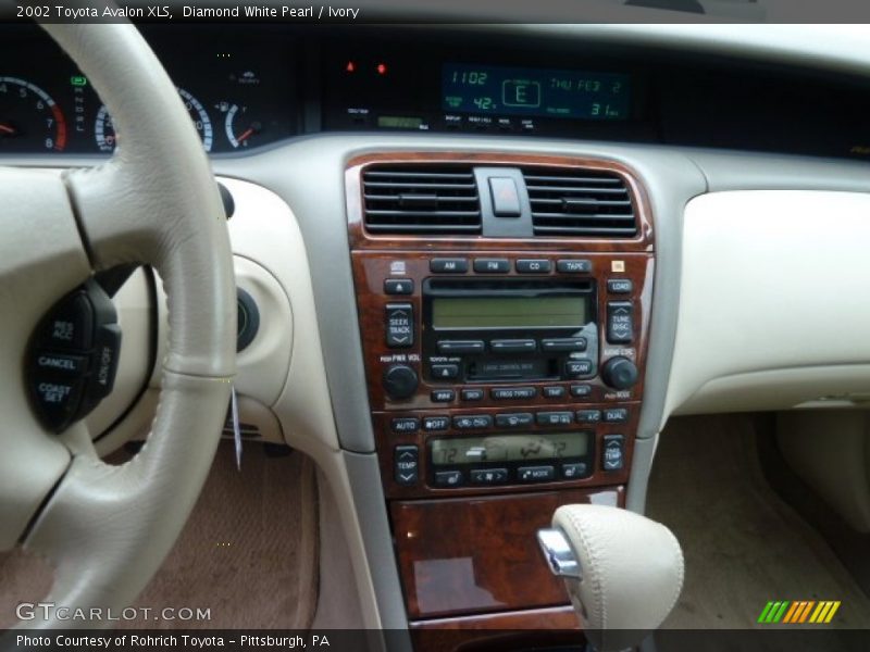 Diamond White Pearl / Ivory 2002 Toyota Avalon XLS