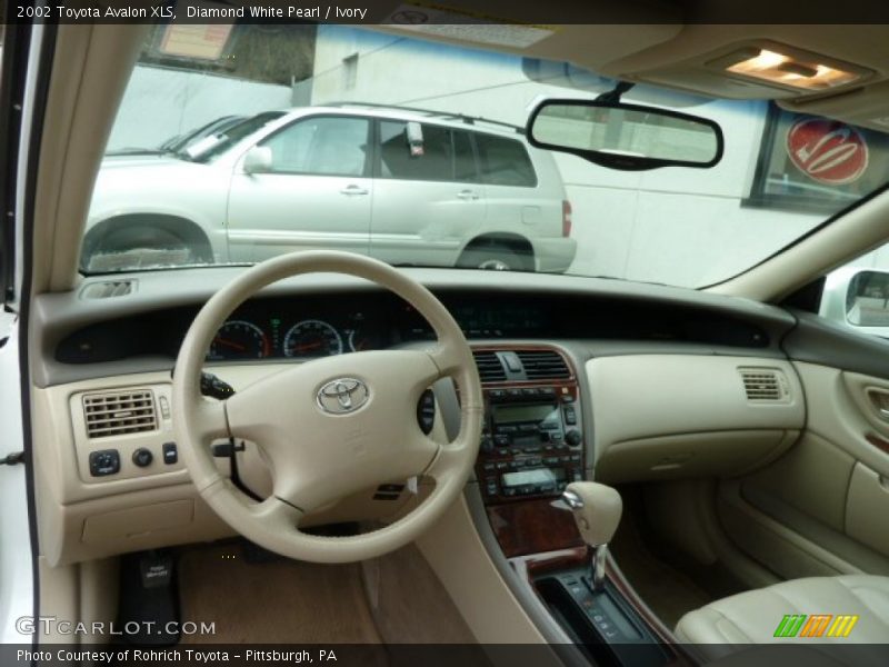 Diamond White Pearl / Ivory 2002 Toyota Avalon XLS