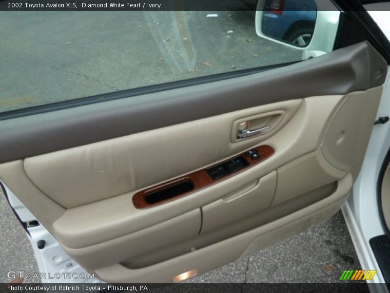 Diamond White Pearl / Ivory 2002 Toyota Avalon XLS