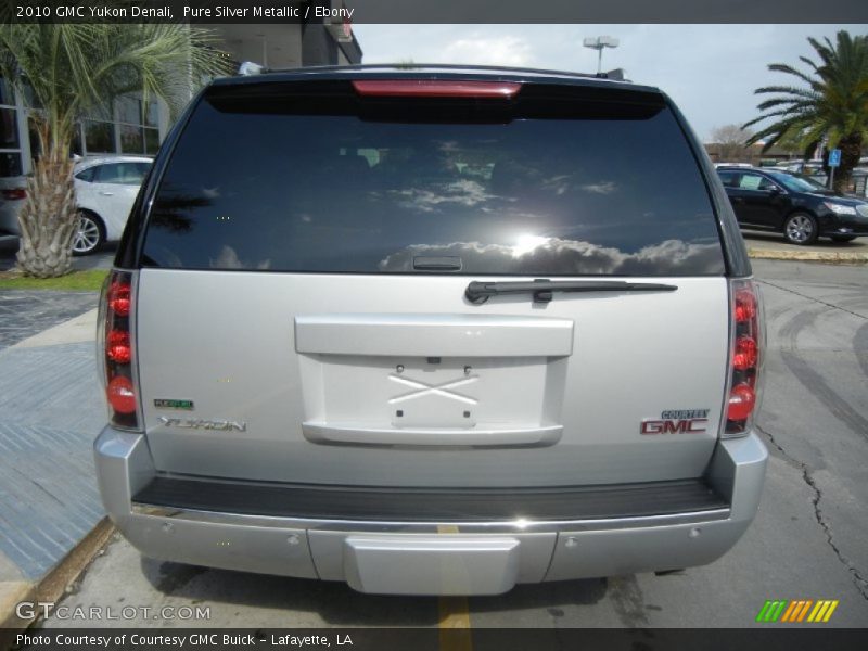Pure Silver Metallic / Ebony 2010 GMC Yukon Denali