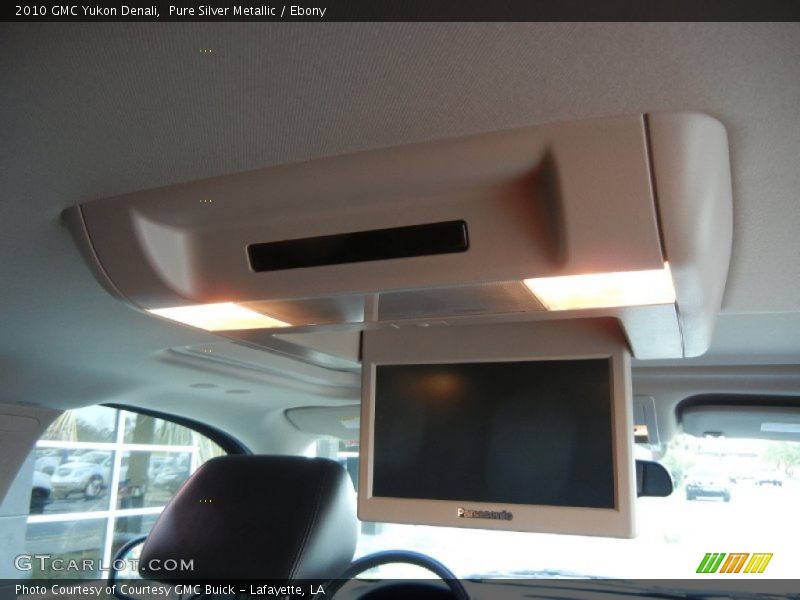 Pure Silver Metallic / Ebony 2010 GMC Yukon Denali