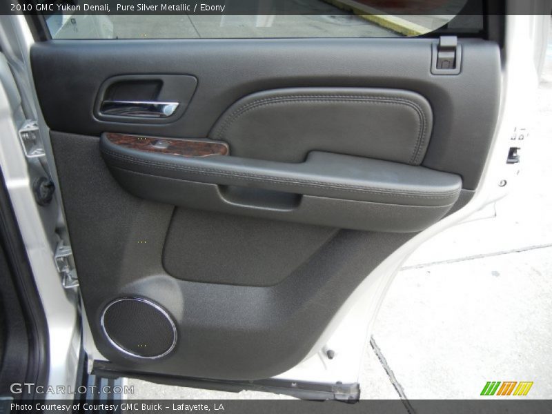 Pure Silver Metallic / Ebony 2010 GMC Yukon Denali