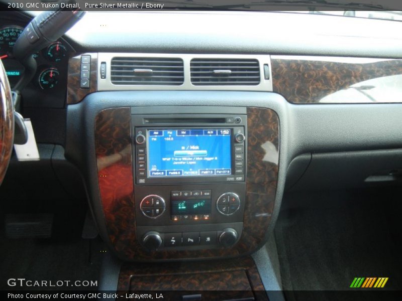 Pure Silver Metallic / Ebony 2010 GMC Yukon Denali