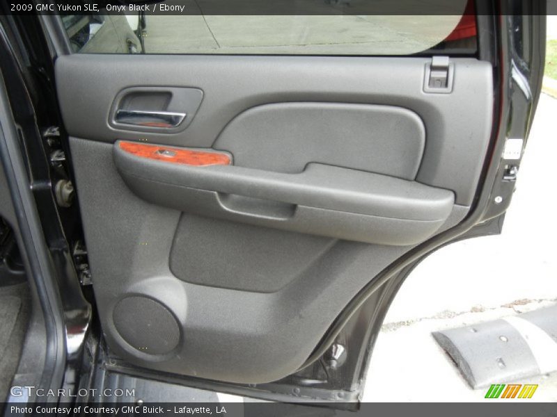 Onyx Black / Ebony 2009 GMC Yukon SLE