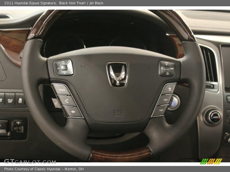  2011 Equus Signature Steering Wheel