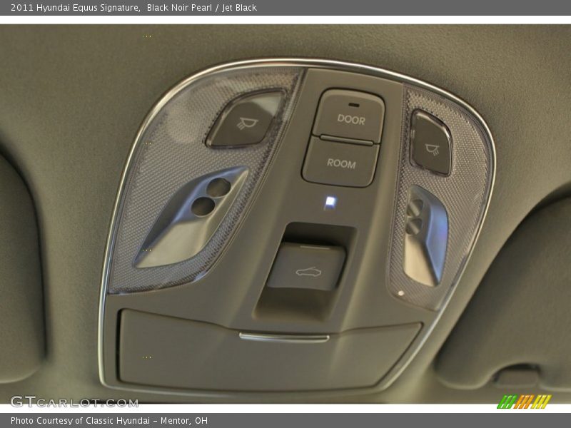 Controls of 2011 Equus Signature