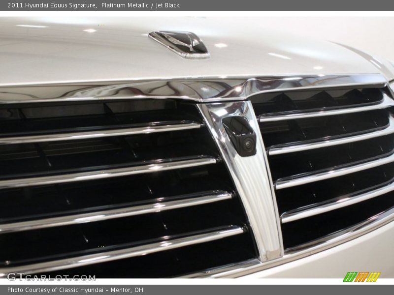 Platinum Metallic / Jet Black 2011 Hyundai Equus Signature