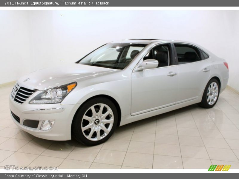 Front 3/4 View of 2011 Equus Signature