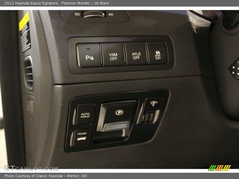 Controls of 2011 Equus Signature