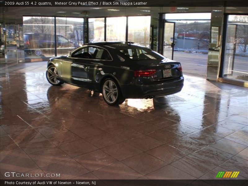 Meteor Grey Pearl Effect / Black Silk Nappa Leather 2009 Audi S5 4.2 quattro