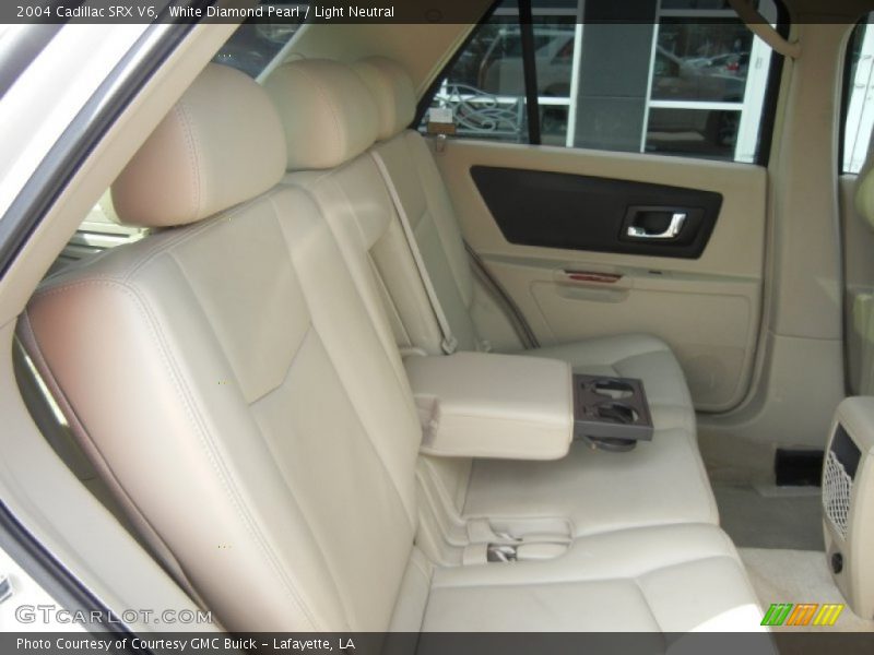 White Diamond Pearl / Light Neutral 2004 Cadillac SRX V6