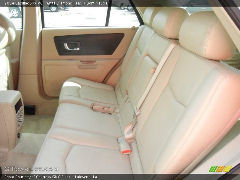 White Diamond Pearl / Light Neutral 2004 Cadillac SRX V6