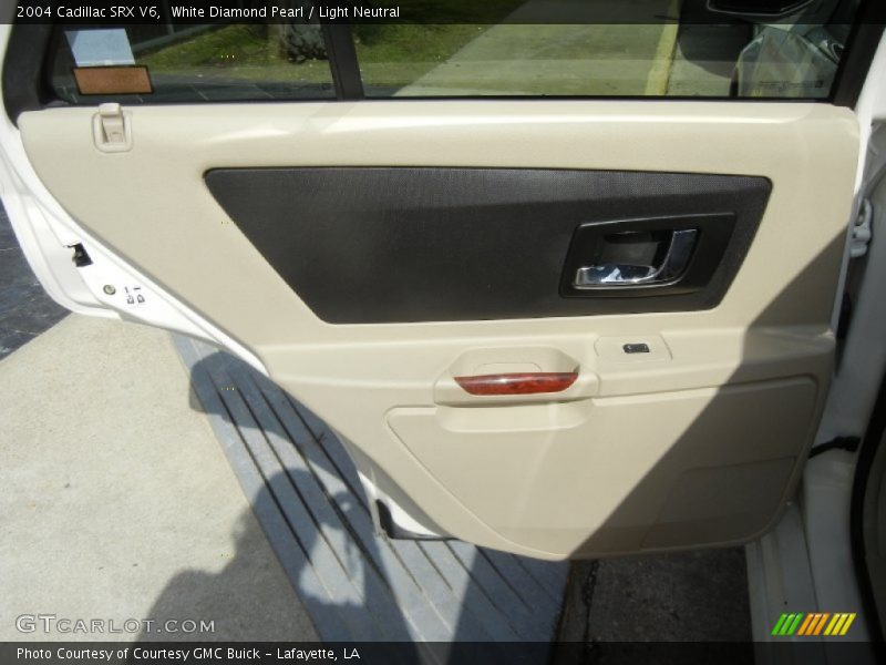 White Diamond Pearl / Light Neutral 2004 Cadillac SRX V6