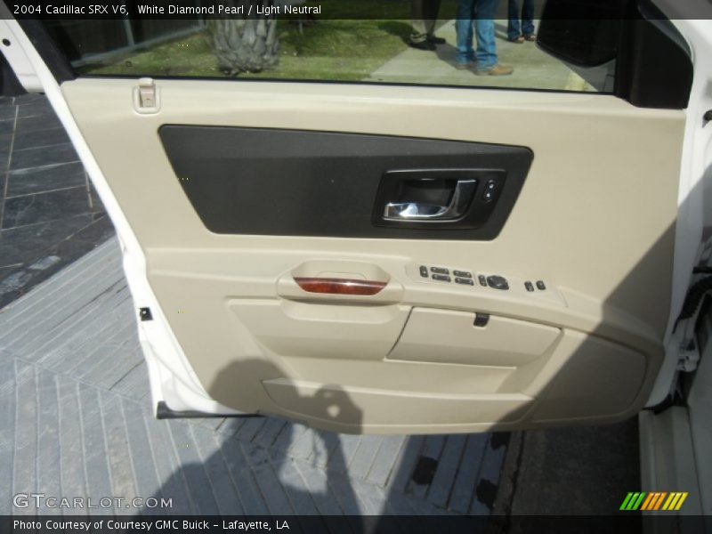White Diamond Pearl / Light Neutral 2004 Cadillac SRX V6