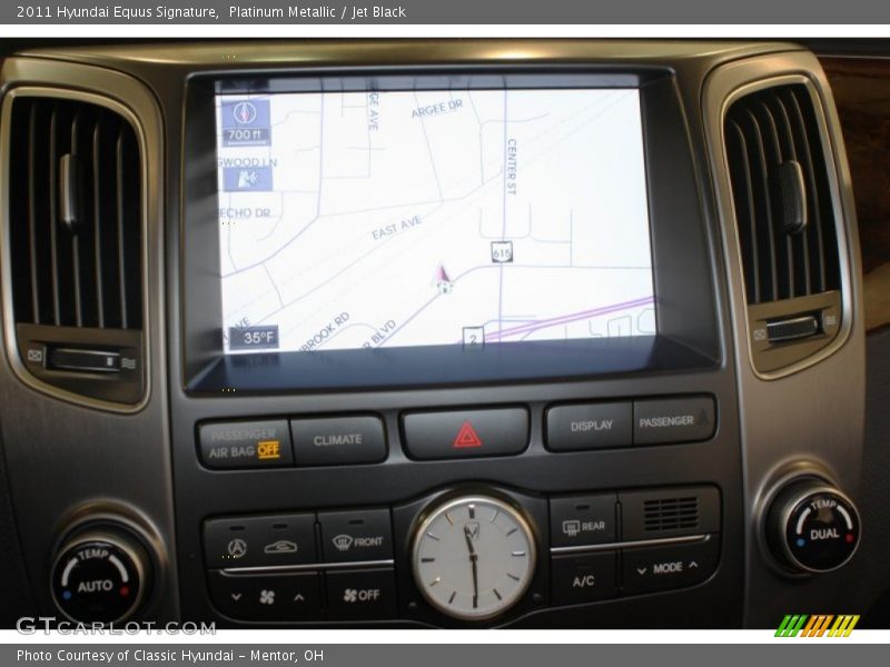 Navigation of 2011 Equus Signature