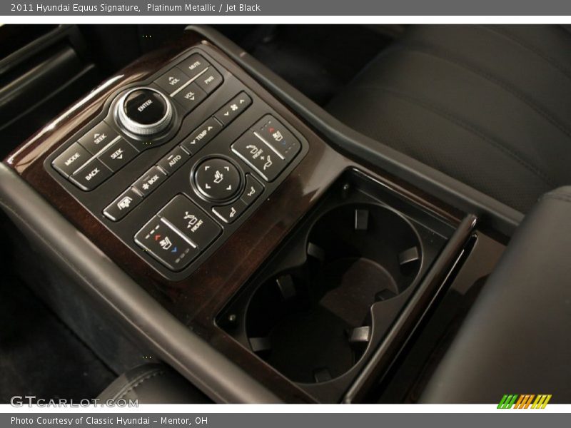 Controls of 2011 Equus Signature