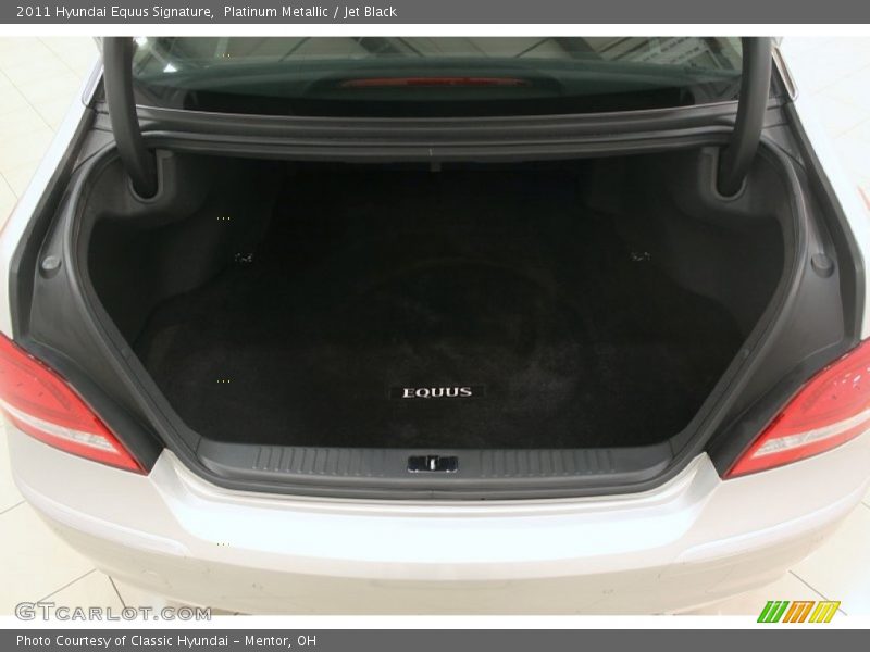  2011 Equus Signature Trunk