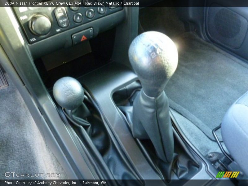 Red Brawn Metallic / Charcoal 2004 Nissan Frontier XE V6 Crew Cab 4x4