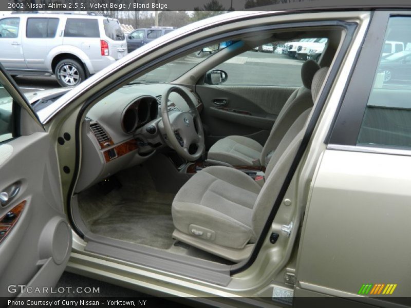 Velvet Beige / Blond Beige 2002 Nissan Altima 2.5 S