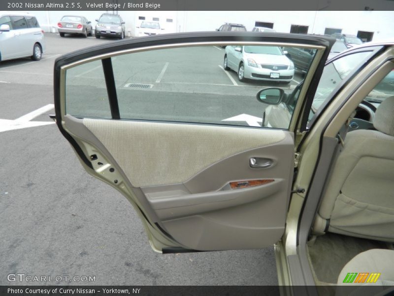 Velvet Beige / Blond Beige 2002 Nissan Altima 2.5 S