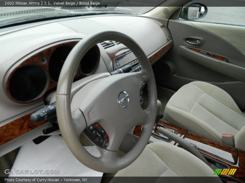Velvet Beige / Blond Beige 2002 Nissan Altima 2.5 S