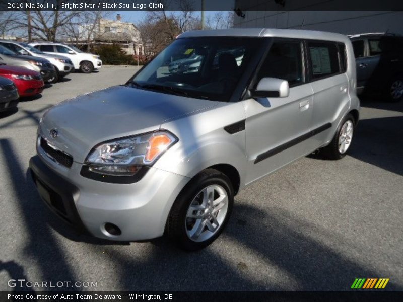 Bright Silver / Black Soul Logo Cloth 2010 Kia Soul +