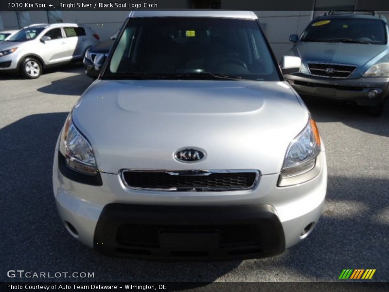 Bright Silver / Black Soul Logo Cloth 2010 Kia Soul +