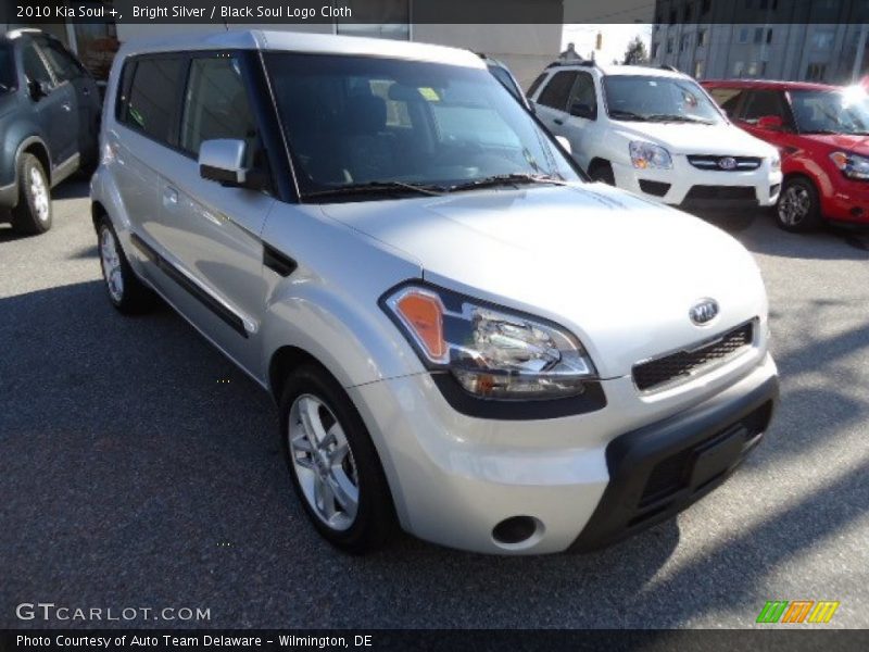 Bright Silver / Black Soul Logo Cloth 2010 Kia Soul +