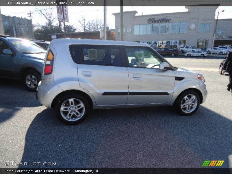 Bright Silver / Black Soul Logo Cloth 2010 Kia Soul +