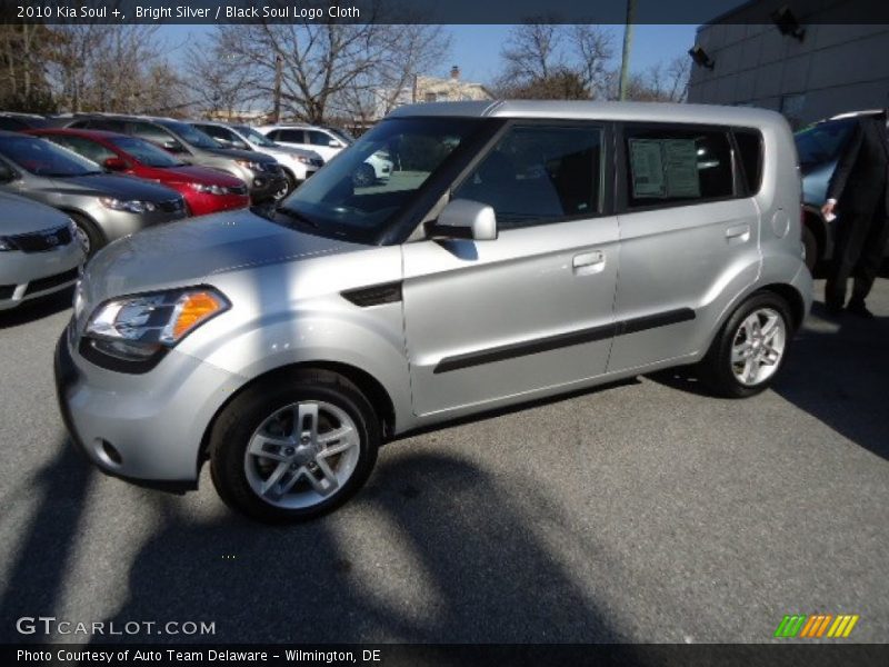 Bright Silver / Black Soul Logo Cloth 2010 Kia Soul +