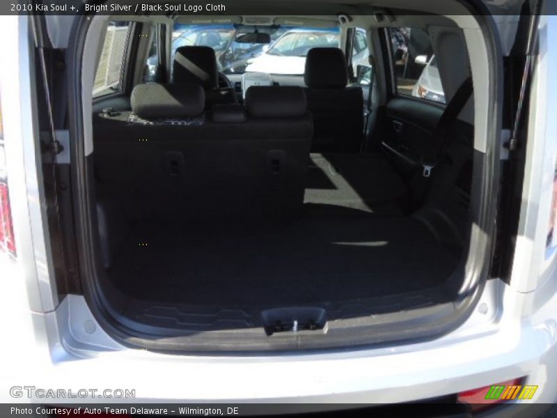 Bright Silver / Black Soul Logo Cloth 2010 Kia Soul +