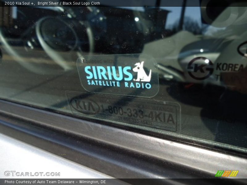 Bright Silver / Black Soul Logo Cloth 2010 Kia Soul +