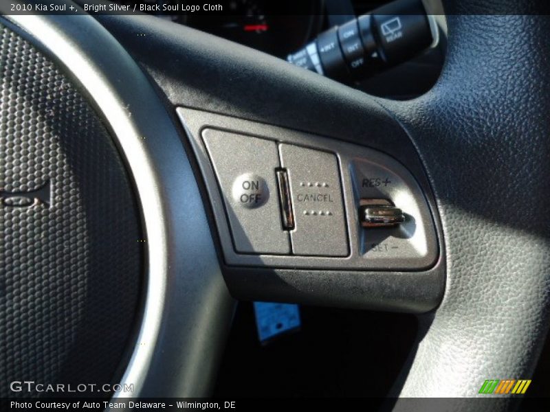 Bright Silver / Black Soul Logo Cloth 2010 Kia Soul +