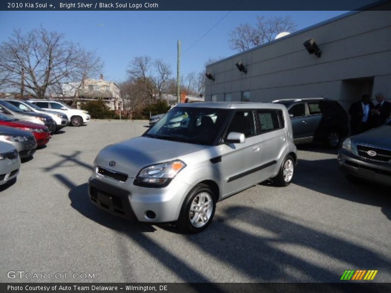 Bright Silver / Black Soul Logo Cloth 2010 Kia Soul +