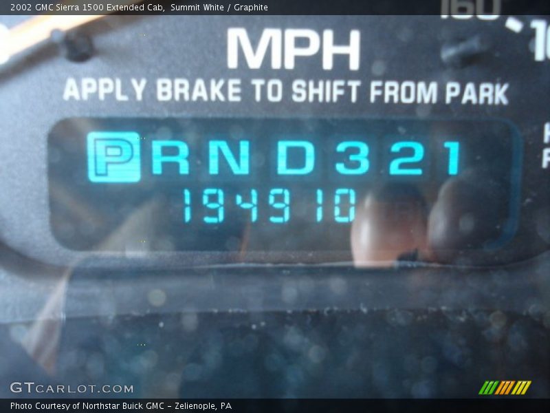 Summit White / Graphite 2002 GMC Sierra 1500 Extended Cab