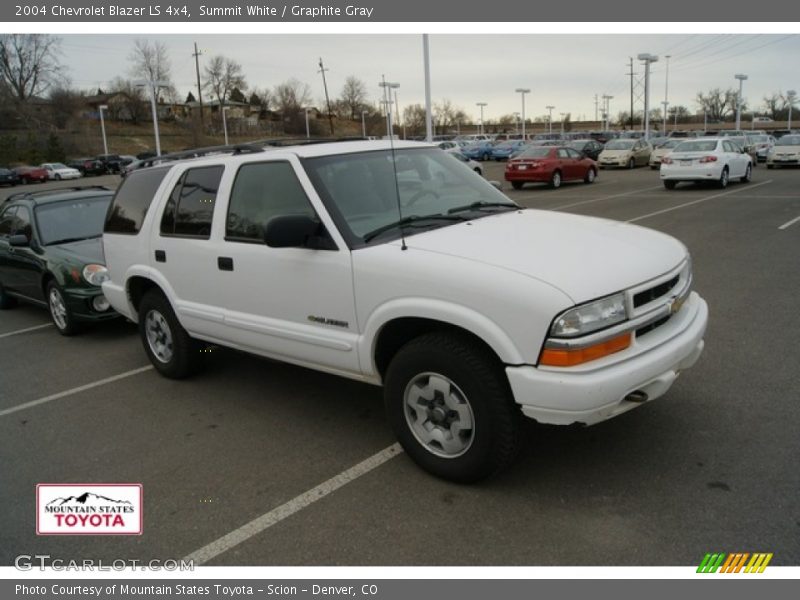 Summit White / Graphite Gray 2004 Chevrolet Blazer LS 4x4