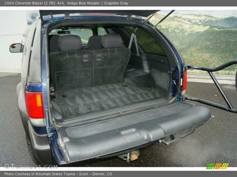Indigo Blue Metallic / Graphite Gray 2004 Chevrolet Blazer LS ZR2 4x4
