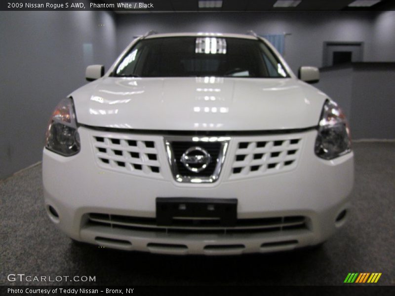Phantom White / Black 2009 Nissan Rogue S AWD