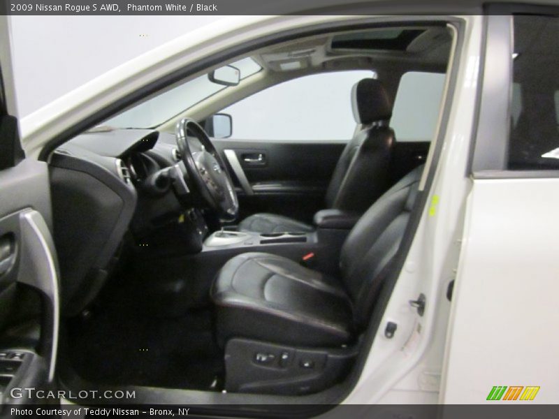 Phantom White / Black 2009 Nissan Rogue S AWD