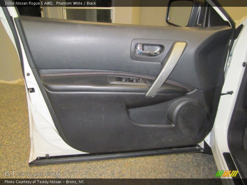 Phantom White / Black 2009 Nissan Rogue S AWD