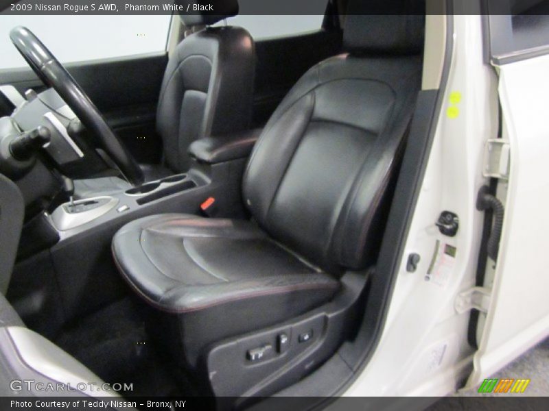 Phantom White / Black 2009 Nissan Rogue S AWD