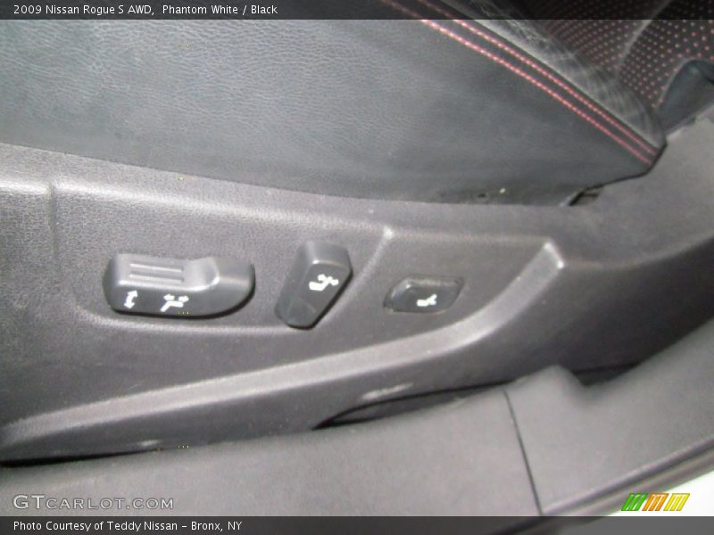 Phantom White / Black 2009 Nissan Rogue S AWD