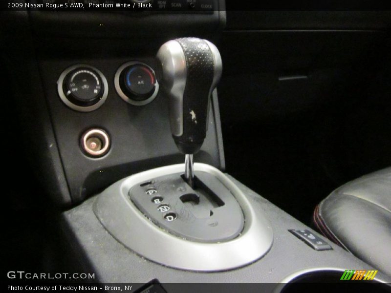 Phantom White / Black 2009 Nissan Rogue S AWD