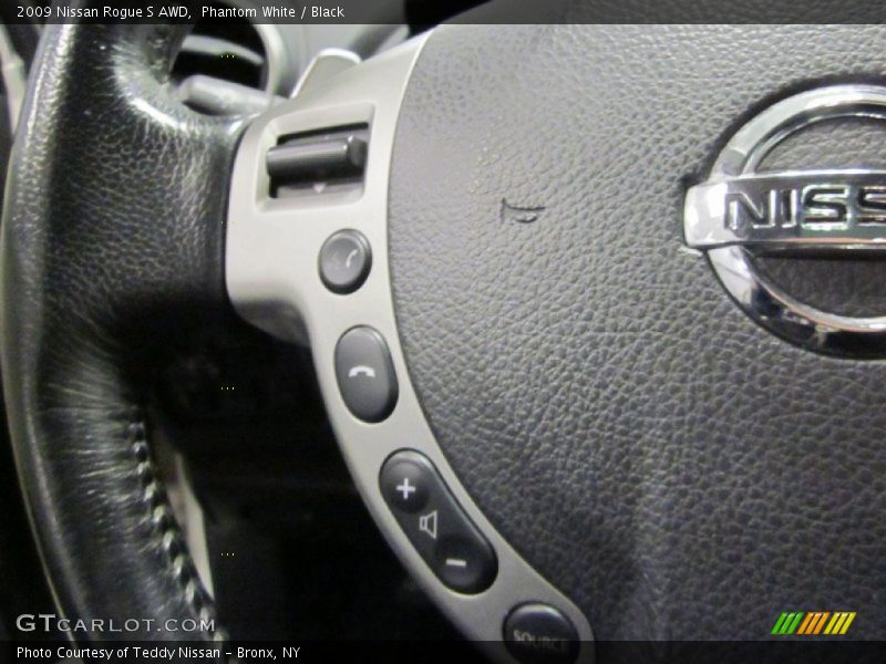 Phantom White / Black 2009 Nissan Rogue S AWD